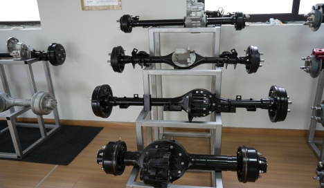 Rear Axles for Trailers and Special Vehicles Showcased by Jinhao at the Logistics Equipment and Tech